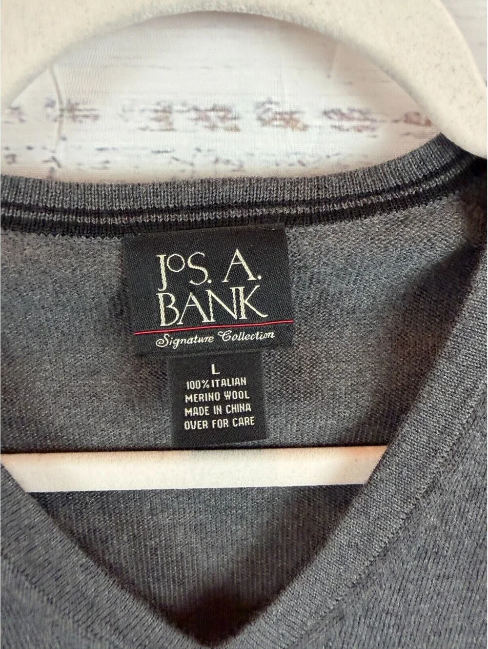 JOS.A.BANK 100% Italian merino wool gray sleeveless knit men's V-neck vest L